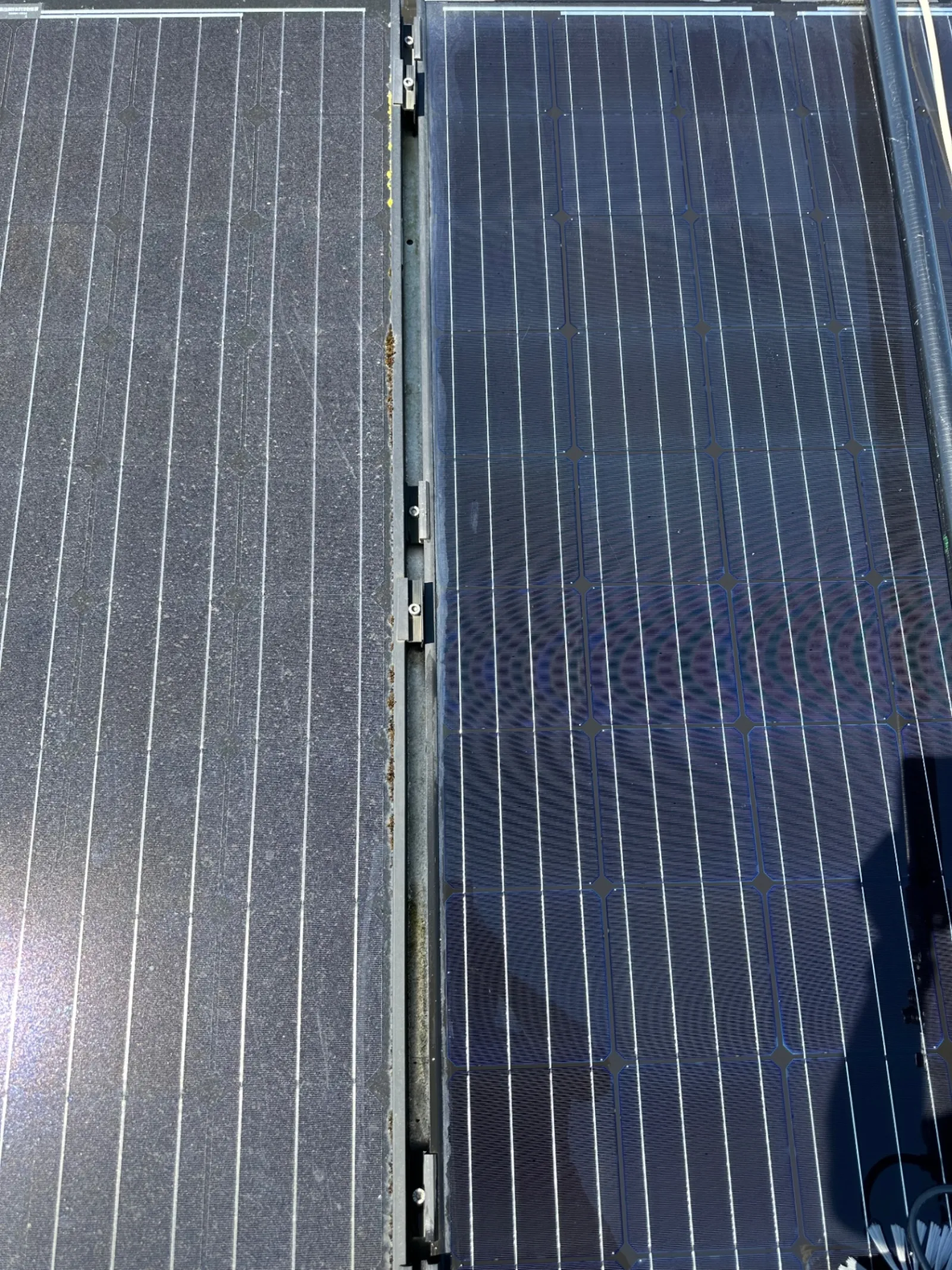 Zonnepanelen voor en na professionele reiniging